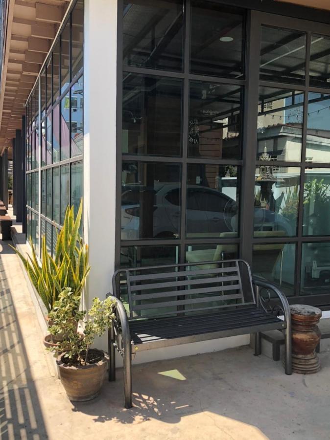曼谷 蓝鳍旅馆酒店 外观 照片