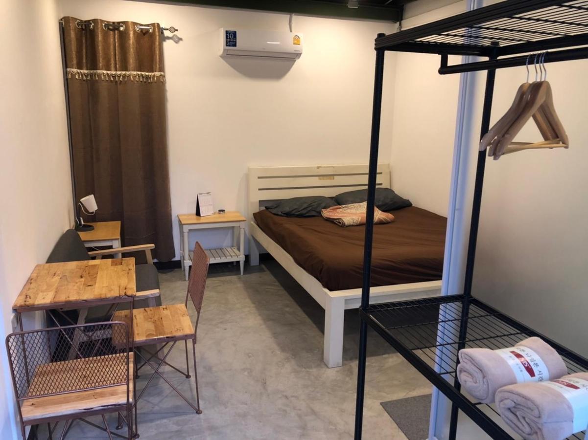 曼谷 蓝鳍旅馆酒店 外观 照片